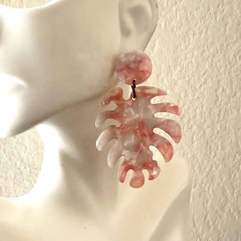 Acrylic leaf statement earrings - Picture 4 of 7
